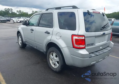 2011 Ford Escape Xlt z USA, uszkodzony, nr VIN 1FMCU9DG8BKC52742